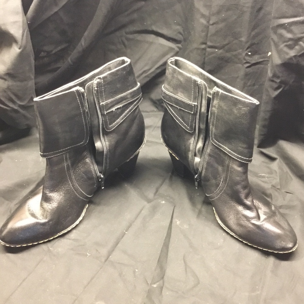 Women’s boots -Size 10  side zipper Euro-soft